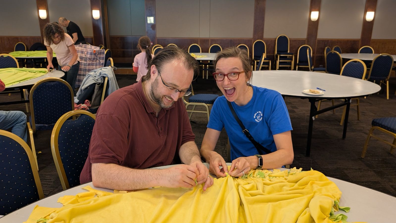 MitzvahDay2025_BlanketMaking_3