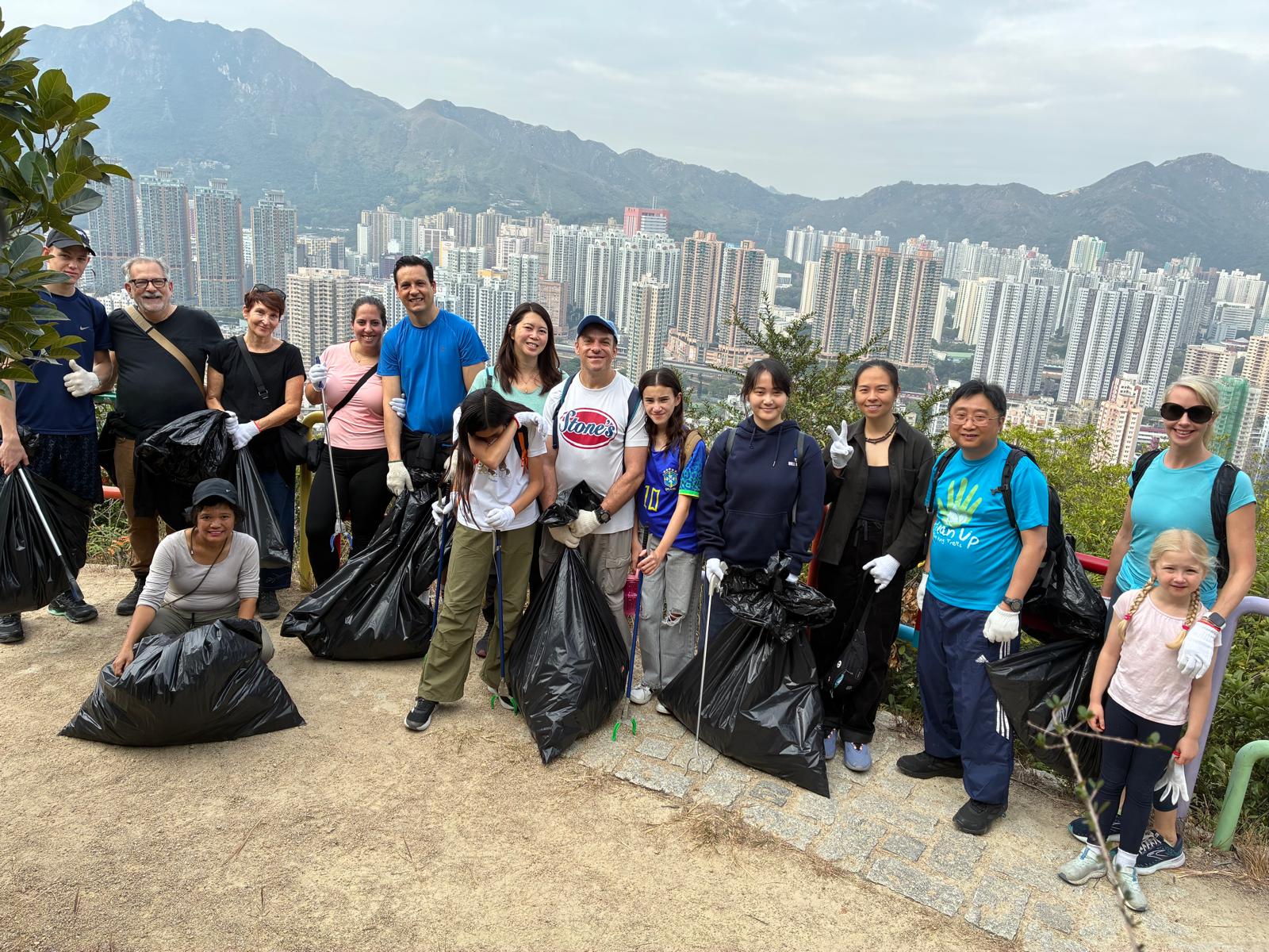 MitzvahDay2025_HikingTrialCleanUp_3